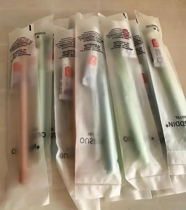 如果不是央视记者卧底暗访，这个黑幕不知道还要瞒我们多久！ 堆积如山的废旧化工