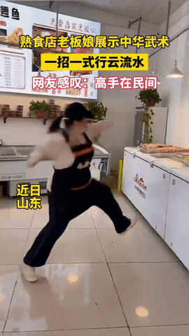 用AI了吧？山东一位饭店老板娘火了，视频里她还系着饭店专用的围裙，身后则是摆满了