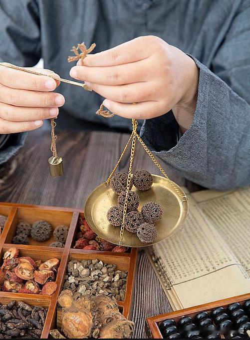 胆囊息肉中医调治医案：从脾胃入手，化解积聚病例介绍最近接诊了一位胆囊息肉