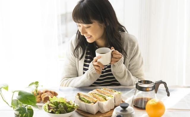 每个人在生活中都经历过因饮食不当引发的偶尔不适，比如偶尔的胃痛或消化不良。如果这