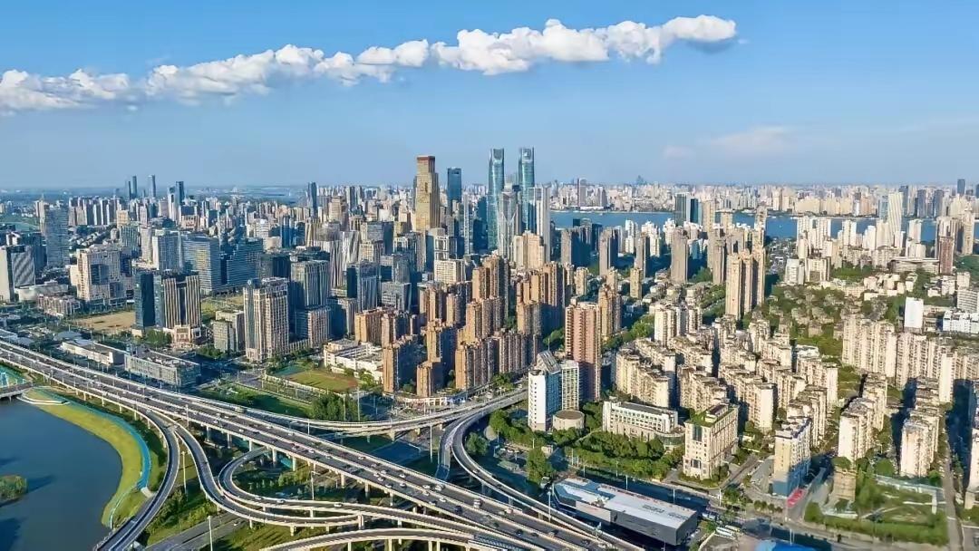 首府首县昌南崛起，南昌县迈入中等城市行列，未来剑指百万城区人口大城赣鄱腹地