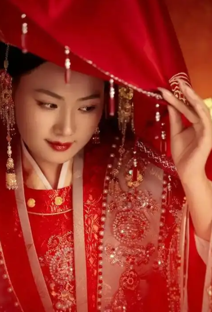 为何古代女子多在十三四岁就早早嫁人呢？