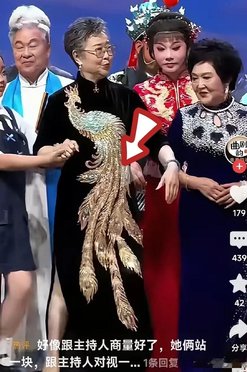 5月31日那天，一位穿凤凰旗袍的“老艺术家”突然火了，直接霸占了头条，成了全网
