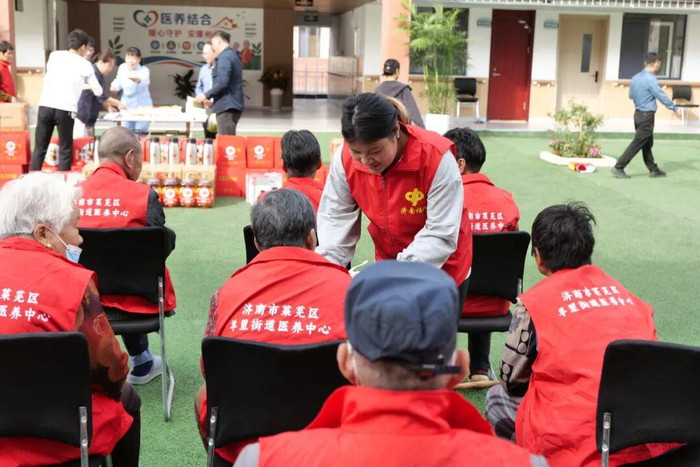 泉城福彩公益行：以微公益汇聚大温暖，敬老之风遍吹泉城