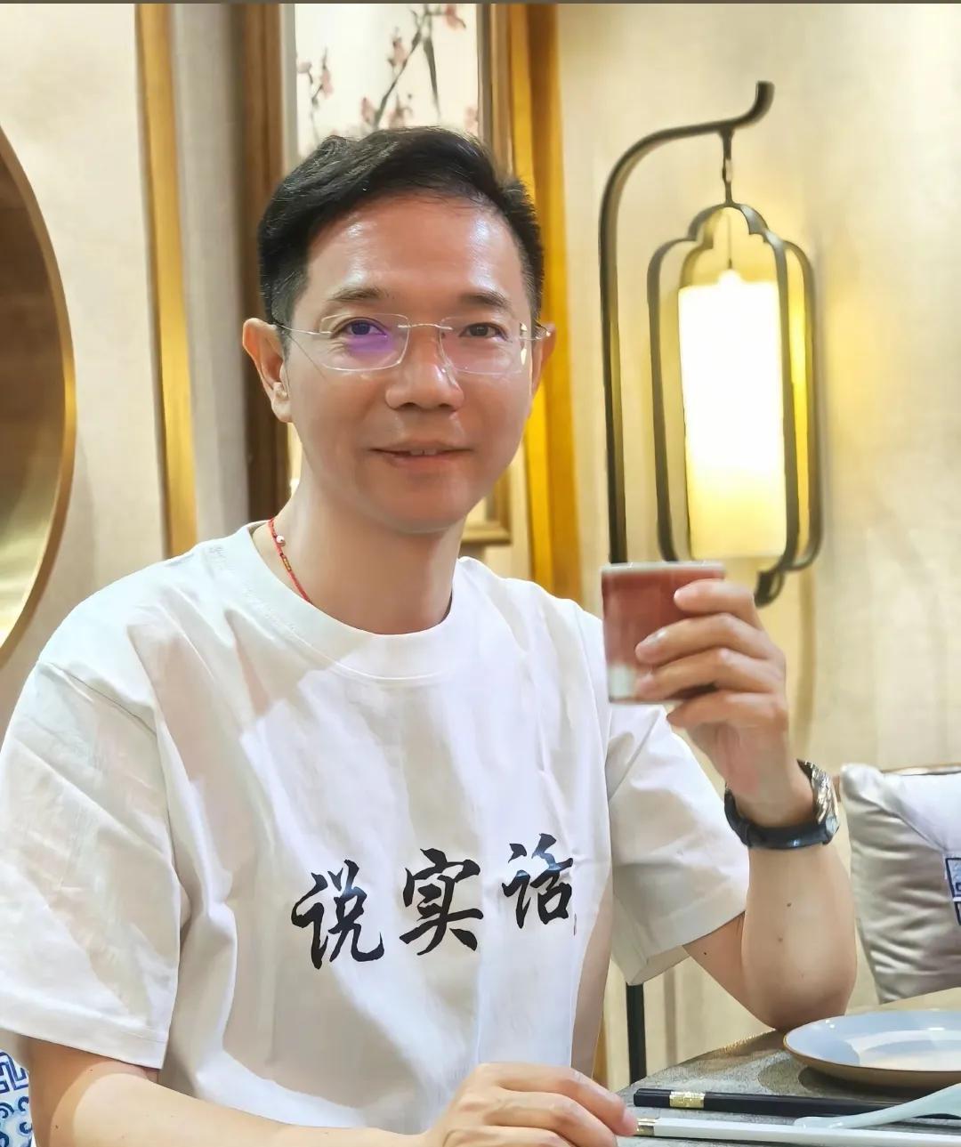 李老师直播间又热闹了！是不是二八提速啦？李老师直播爆梗不断！歇后语里藏深意，网