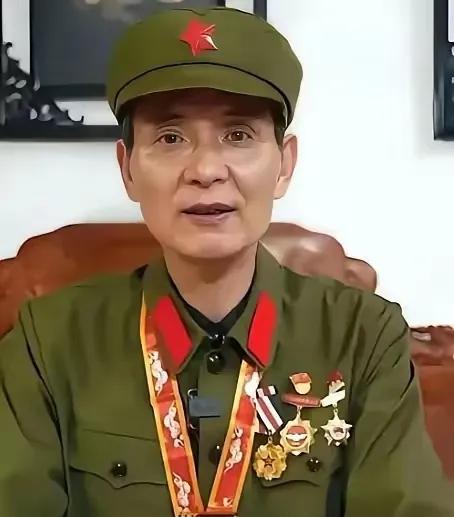 2018年，江苏宝应民政局，一个女人推门进来。没哭没闹，只说：“我丈夫不是下岗工