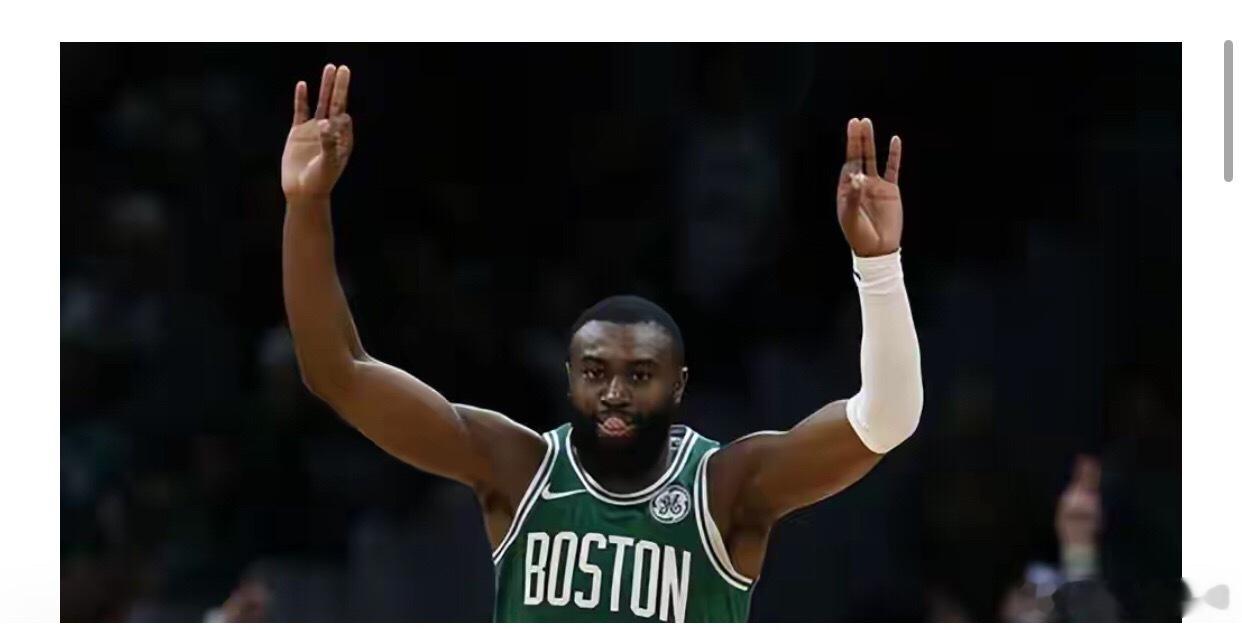 布朗的交易价值确实处在历史高点。一个攻防一体的侧翼、刚拿FMVP、正值...