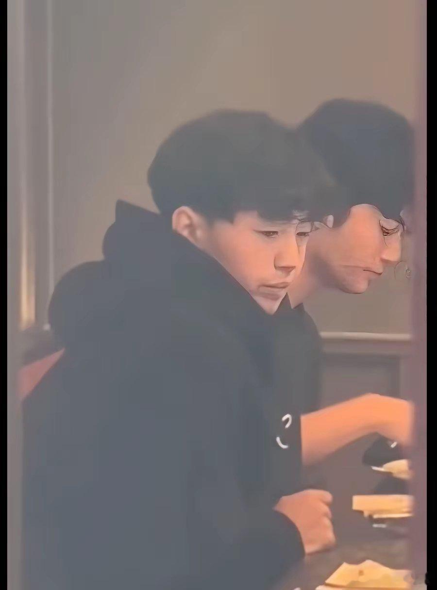 张柏芝，这次彻底翻身了！近日，19岁的Lucas突然引发网友热议，没想到只是几
