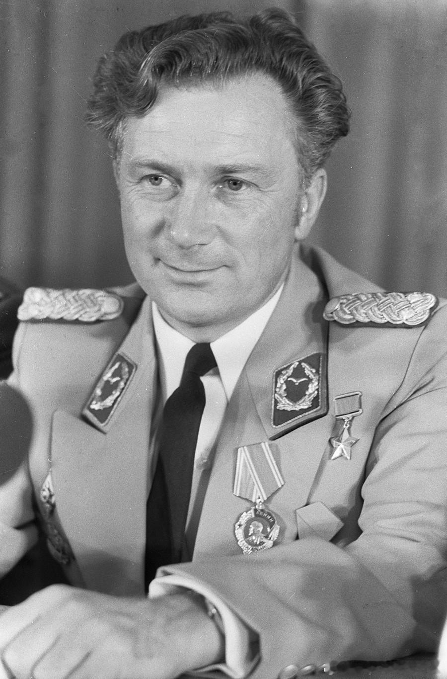 1978年8月进入太空的东德宇航员SigmundWernerPaulJäh