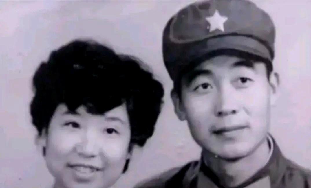 柴桑大姐今天又把杜郭的结婚证，又分析了一遍！大娘估计没想到现在，自己曾经做的事