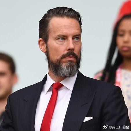 乔什·克伦克就阿森纳今夏转会窗口的计划发出明确信号。在接受天空体育采访时，克伦克