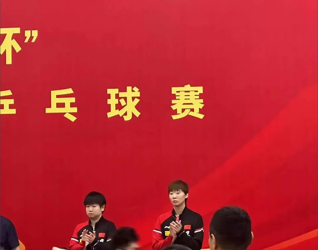 这三位世界顶级运动员一来，就掀起了高潮，虽然在座的各位也不是普通人，但还是纷纷举