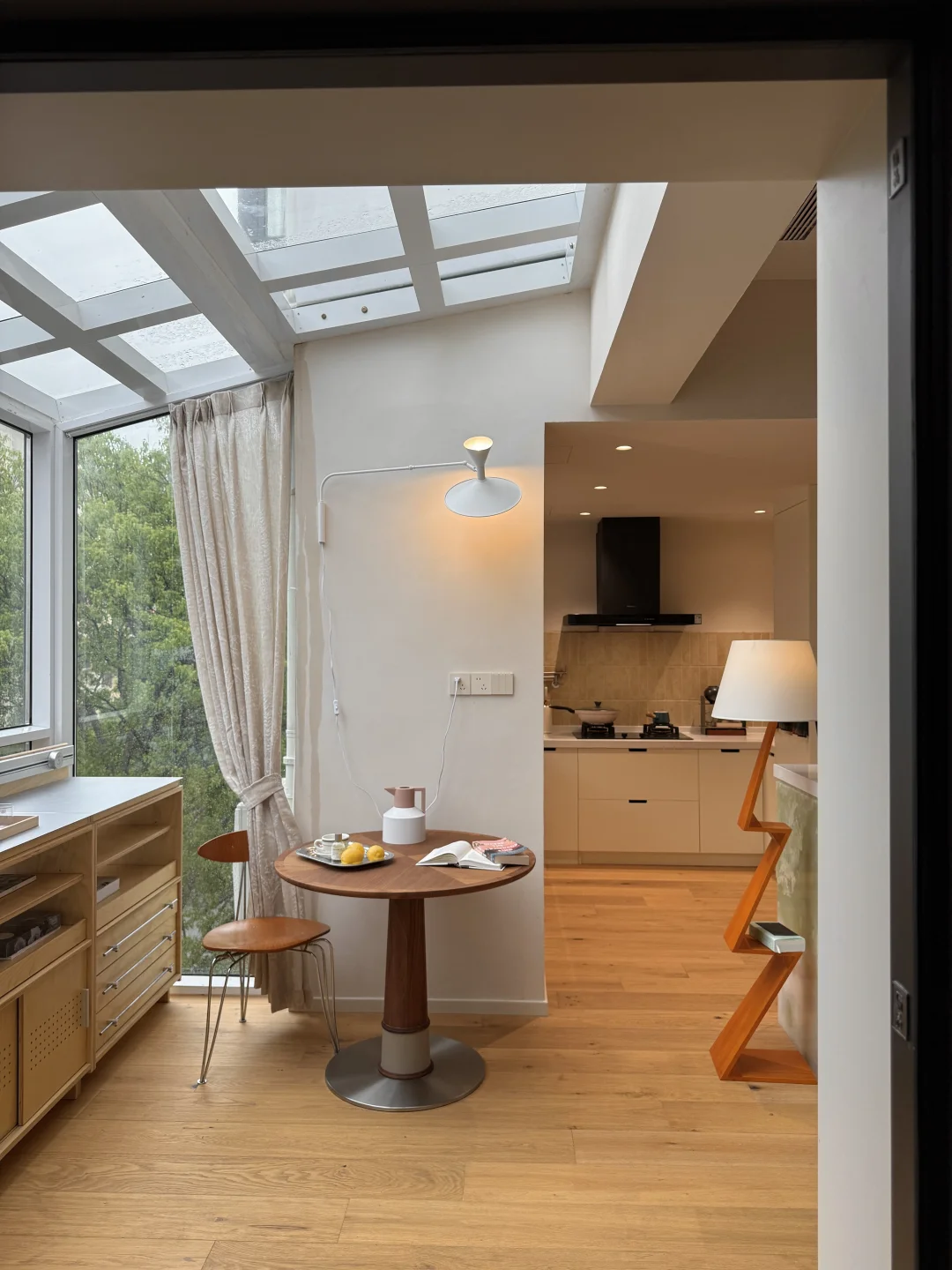 我家的春天🌧️开放式厨房、餐厅、客厅