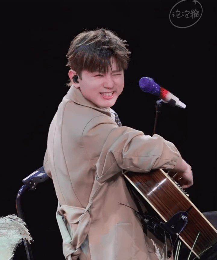 男明星最恐怖的不是馒化而是姨化不知道张杰这又是受哪位高人指点了这次土倒是