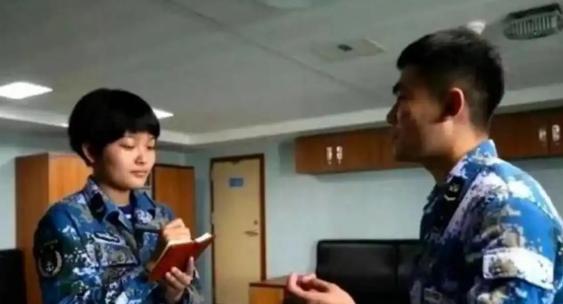 河北女孩高考707分，被北大录取，没曾想大二时不顾父母反对，参军入伍，分到辽宁舰