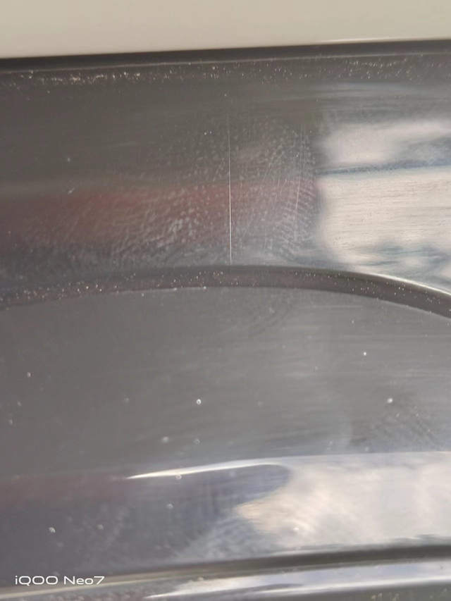 第二次更换尾灯！前天发现尾灯又裂了，然后今天去更换的！图1是去年7月更换完尾灯