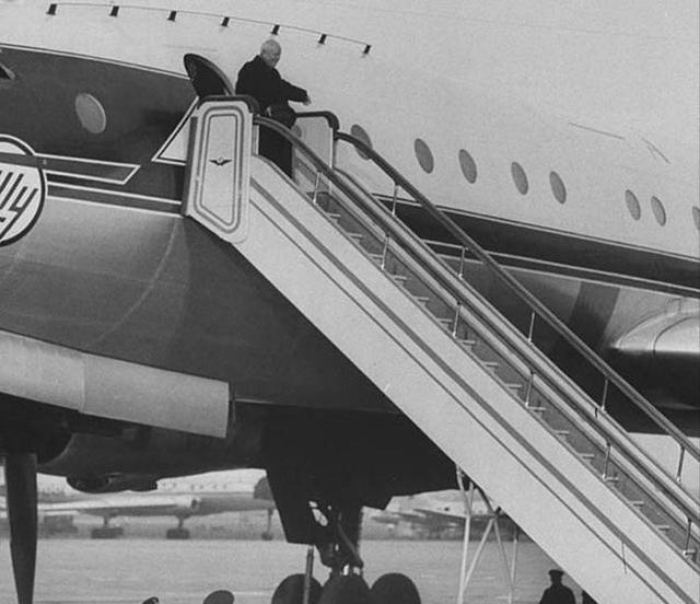1955年7月，苏联领导人赫鲁晓夫抵达日内瓦，刚下专机，一股强烈的“屈辱感”便油
