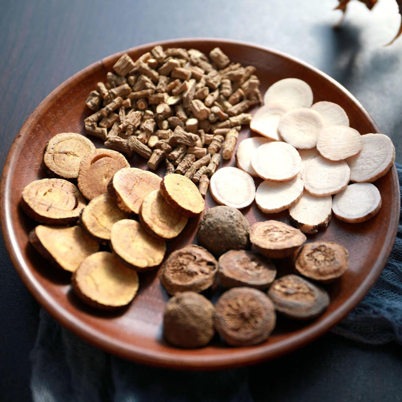 祐护我华夏数千年的中医药，到底怎么了？中医药是国宝，几千年来救治中国国民。西药才