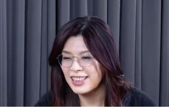 郑丽文可能成为“一阵风”！有位军事专家曾表示，别看国民党主席郑丽文现在很“火”，