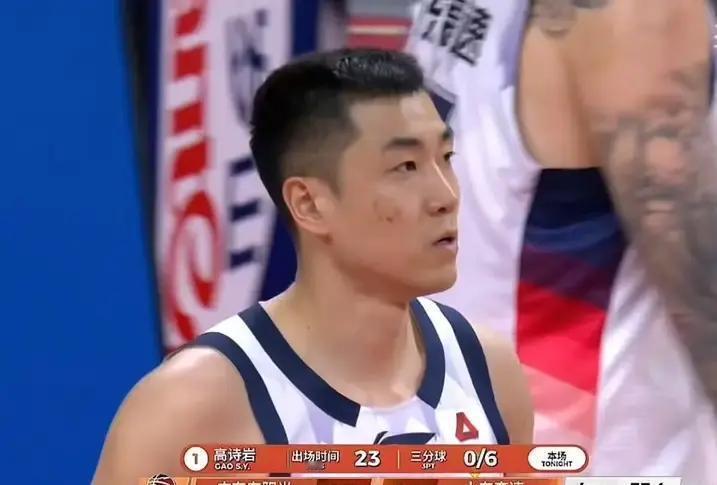 国家队后卫终极竞争，答案竟在“0分”里。昨晚高诗岩对位徐杰，交出0分答卷。