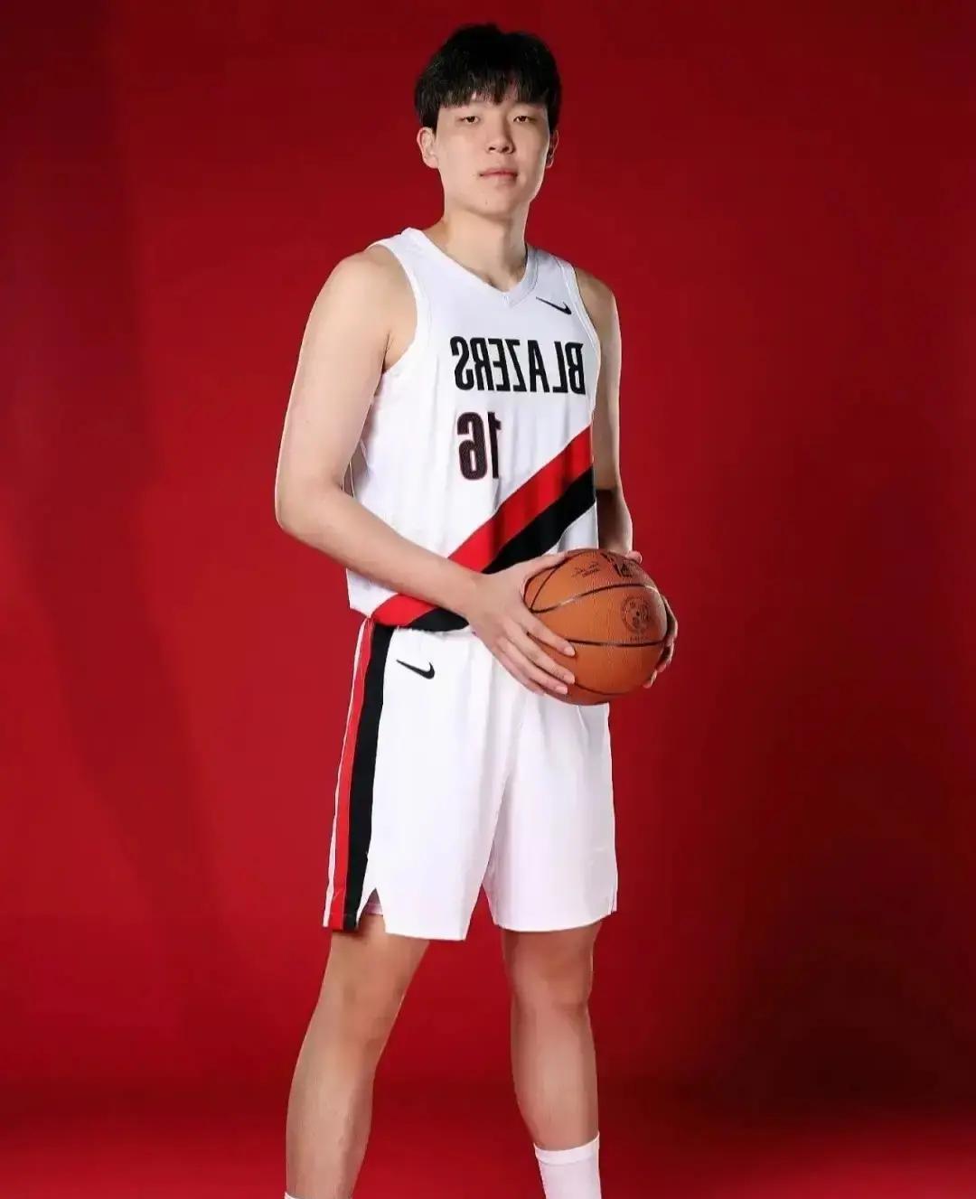 结果一出，评论区直接炸锅了！杨瀚森NBA首秀砍下34分，新秀榜却只并列32