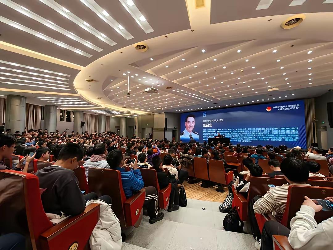 73岁局座清华讲座刷屏全网，一句话破防背后藏着最戳心的真相昨晚清华大学一场