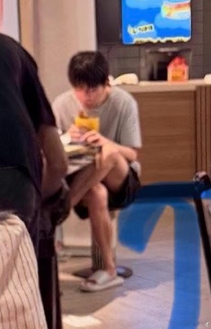他好善良好温柔我好喜欢他…..
