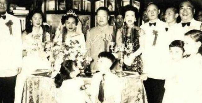 1961年，58岁的马步芳对18岁的五姨太说：“把你妈妈和两个妹妹叫来。”五姨太