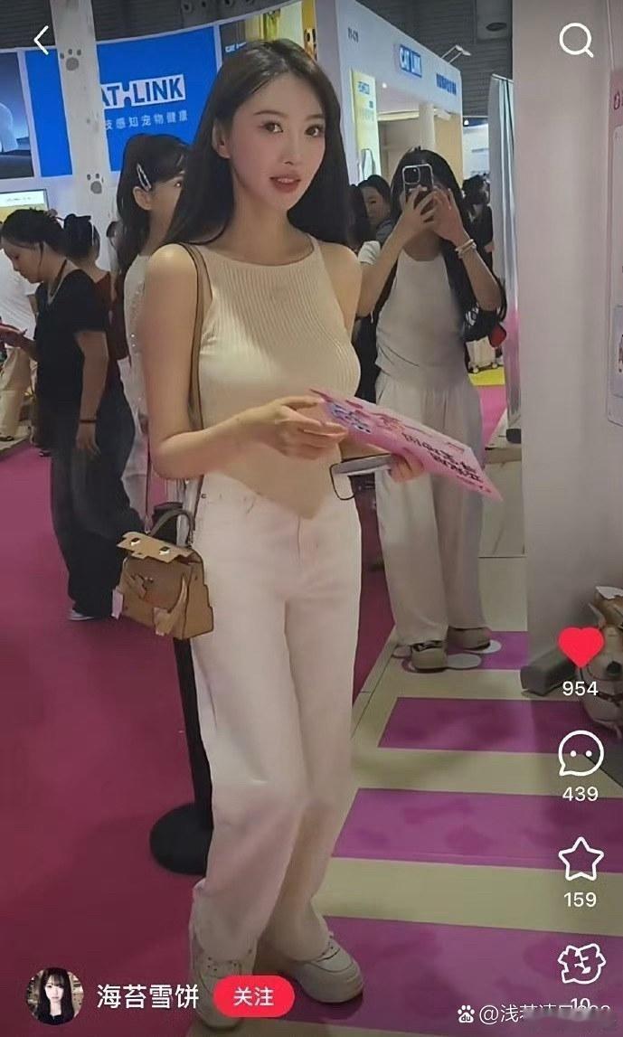 原来这才是叶珂真实原生图，这身材不像是生过孩子的女人