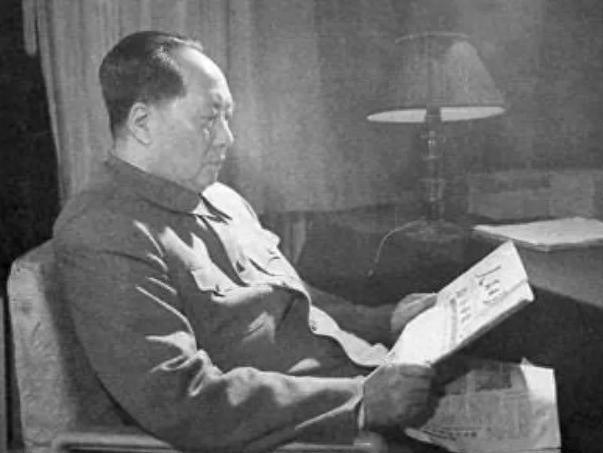 1955年毛主席亲自审查少将授予名单，批示八字引发关注，这位将军因此直接晋升为中