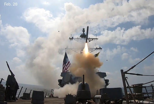 铁证如山！美军战斧导弹实锤轰炸伊朗学校，165名女校生殒命，特朗普谎言被揭穿