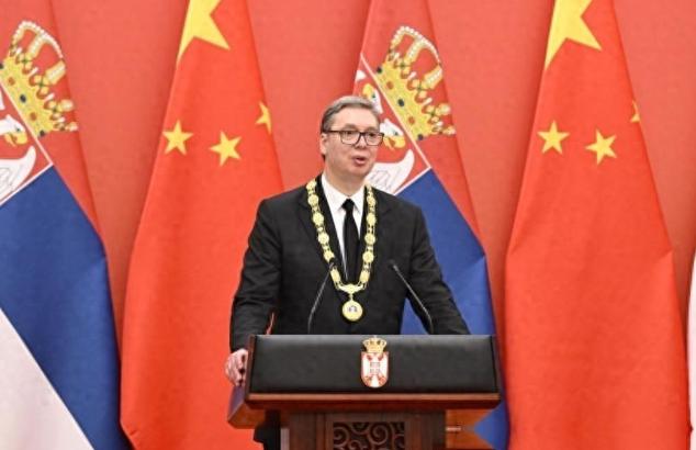 武契奇刚拿下20多项协议，塞高官便在欧洲改口？真相没那么简单。 2026年5