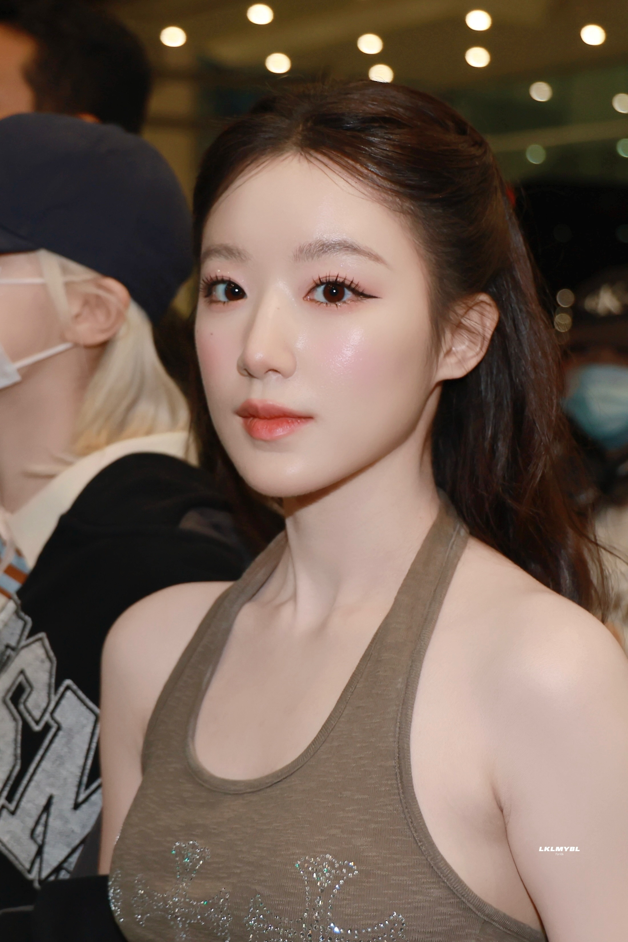 你刷认真画一次眼妆就可以魅成这样（cr.栗壳里面有板栗​​​