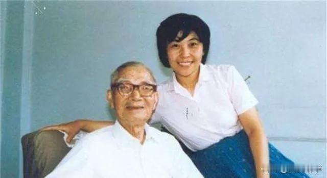 1967年，妻子刚去世，快80岁的茅以升就和6个孩子商议，想要续娶。当他说出女人