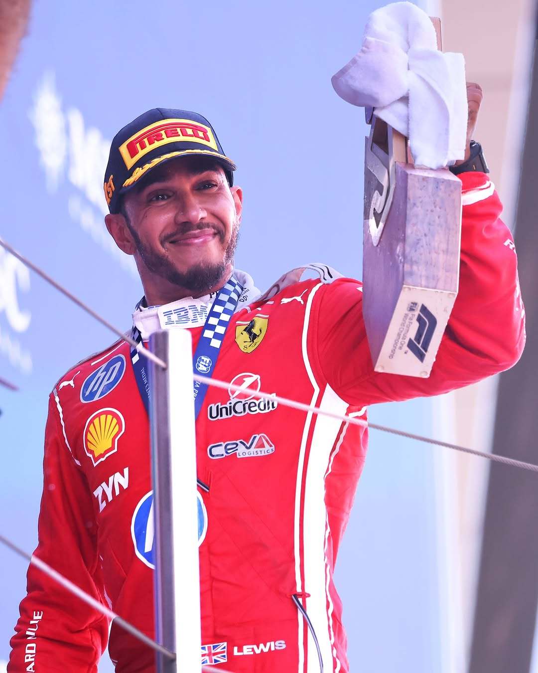 汉密尔顿22名司机里独红，老汉优秀！F1汉密尔顿