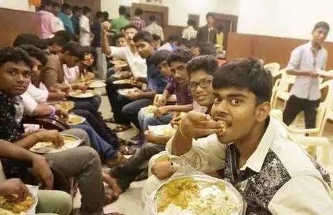 一名印度专家说：我去过中国很多次，很了解中国人。我可以告诉印度同胞，你们可以放心