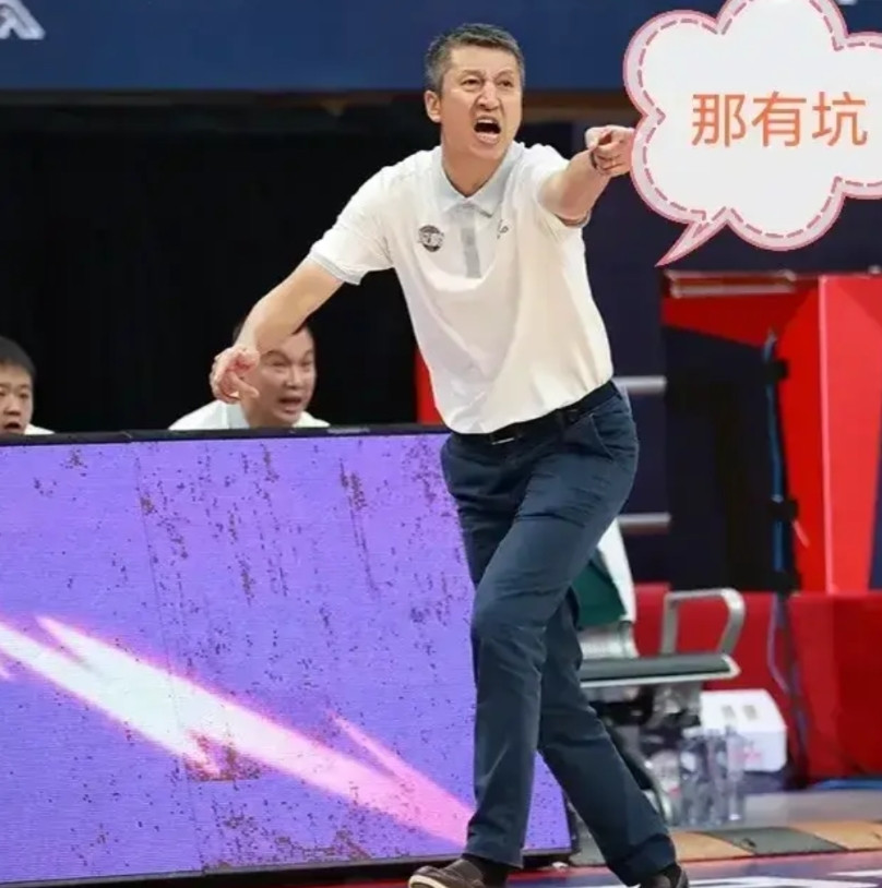 郭士强指导的中国男篮真的让人有点耳目一新的感觉！首先是进攻端，看看之前的中国