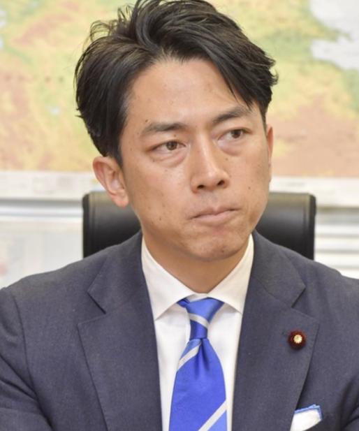 小泉进次郎干了一件“奇葩”的事情，小泉进次郎把被“雷达照射”的F-15战机的飞行