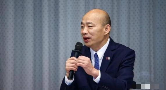 蓝营这次的脸丢大了。民进党"谴责大陆案"立法院一读通过，台前带头举手的不是绿营民