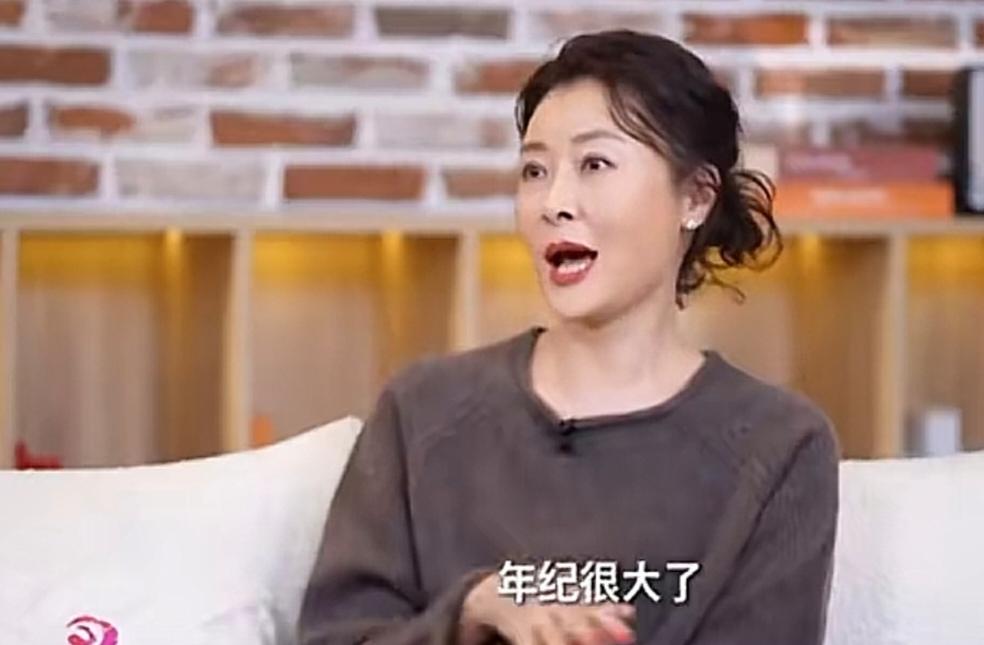 柯蓝:“年纪很大了一直嫁不出去，亲戚朋友说齐天大圣啊，我妈说都是王八蛋，谁都不配