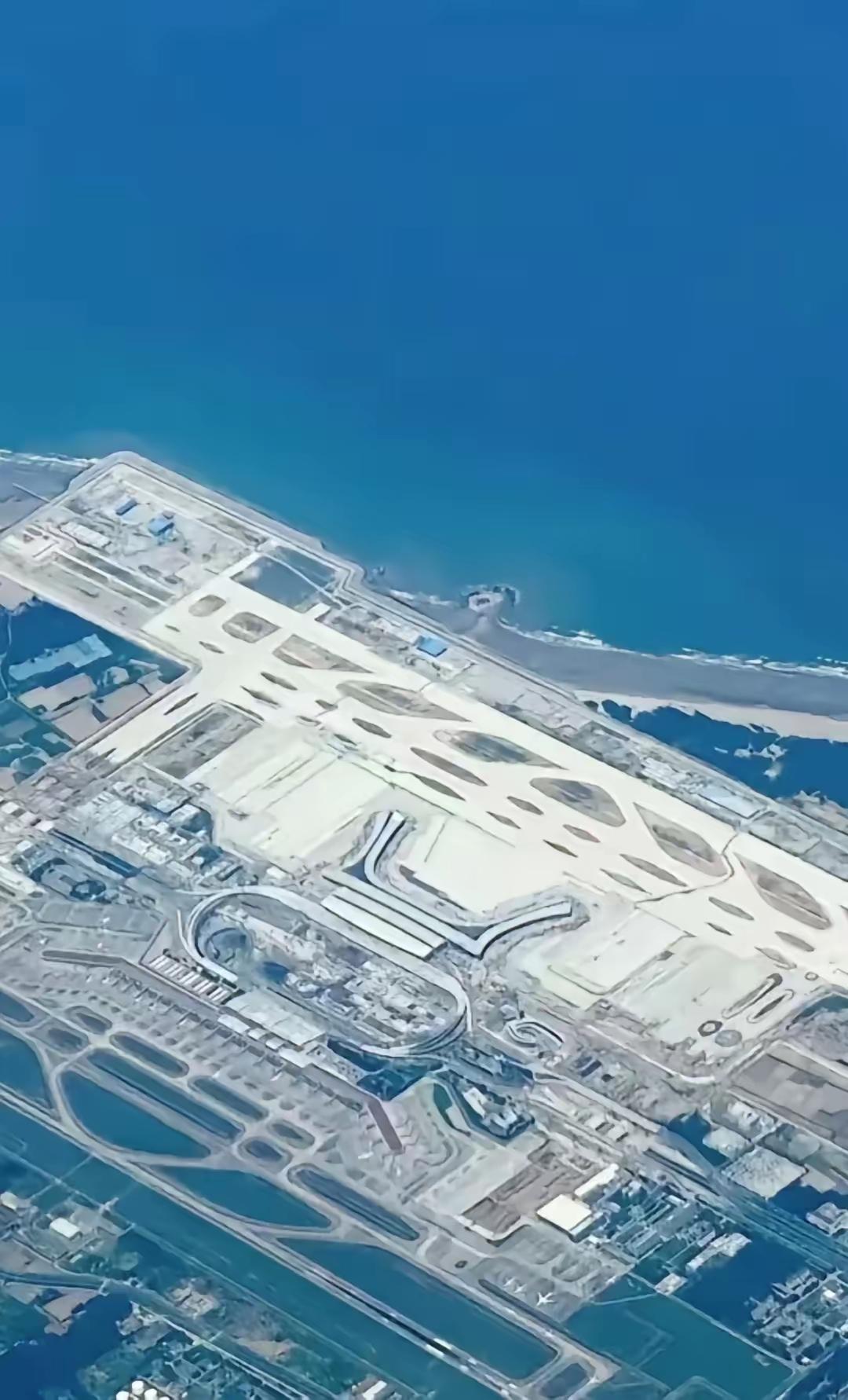 福州长乐机场第二跑道完成起降试飞，这可太让人兴奋了！第二跑道的建成，意味着机场的