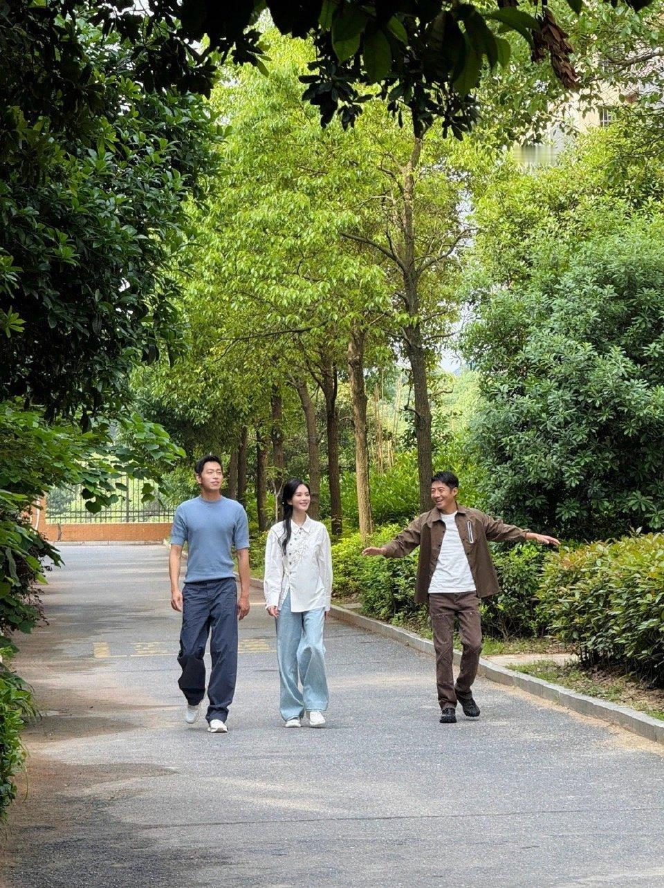 一姐的端会不会是因为不自信啊感觉她内核也不太稳，非常强烈的想向大家证明自己好，