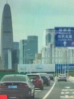 明天和意外，不知道哪个先来。网友近日发布一段行车记录仪视频，我看了三遍才看明白