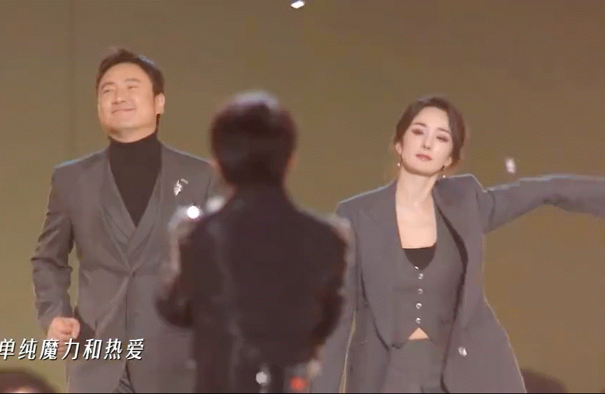 沈腾杨幂商务预热沈腾杨幂这对国民组合来啦🙋！从五年前“扶了个寂寞”到如今双向