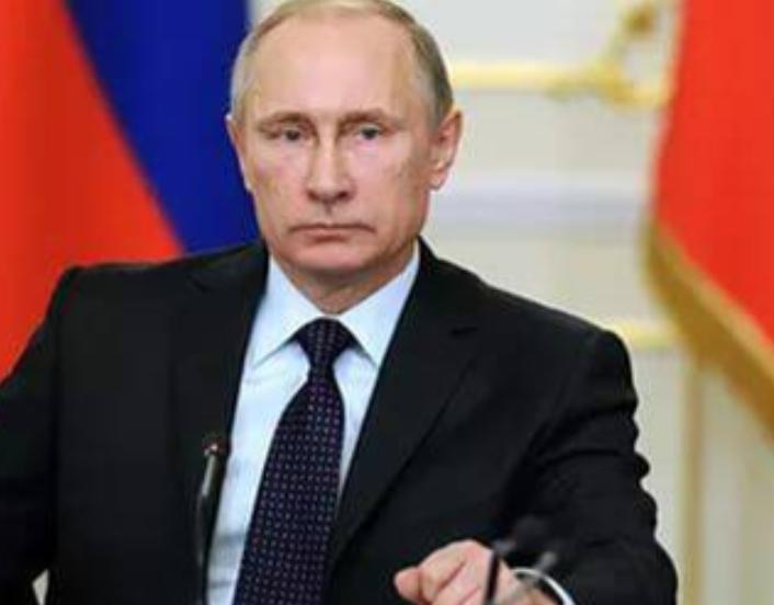 这位一贯强硬、主打“说一不二”的俄罗斯总统，居然首次就俄乌战后赔偿问题亮明态度，