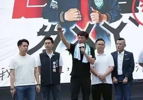 黄国昌现在反罢免比朱立伦还积极，据岛内传来消息，黄国昌邀请卢秀燕、蒋万安，还有韩