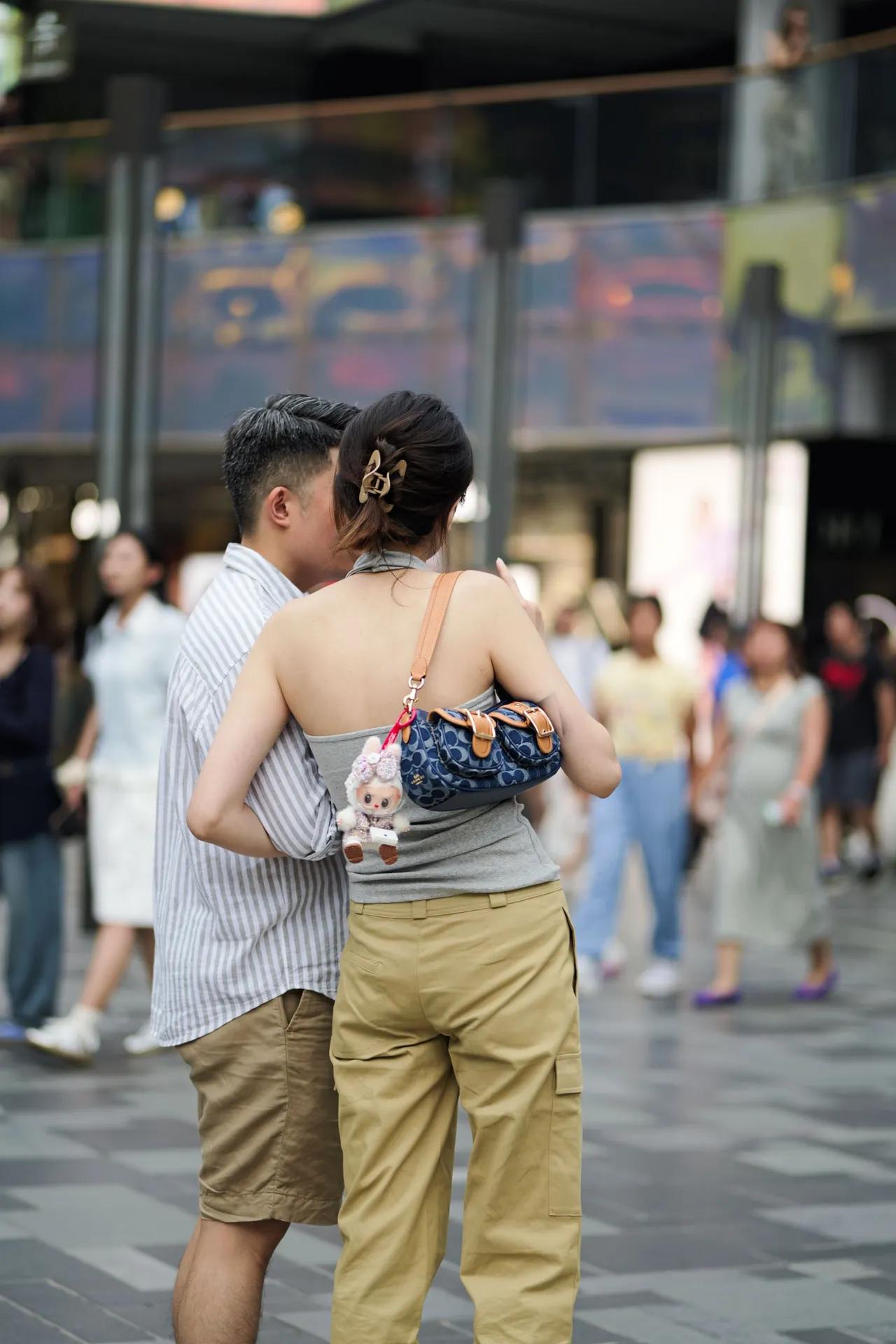 街拍各式各样好身材美女们