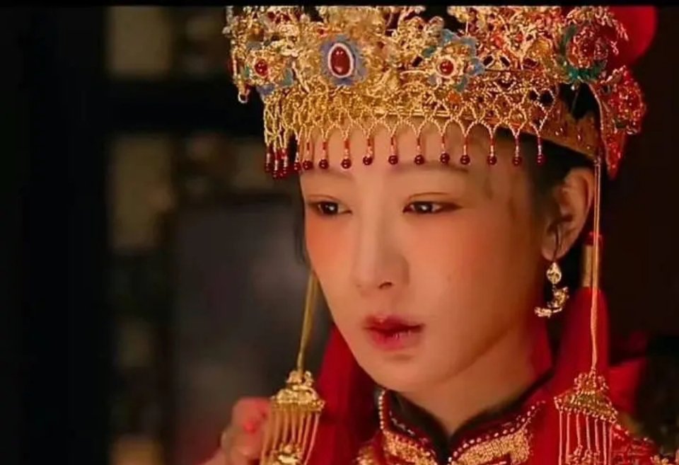 当初做这个妆造的时候到底咋想的？杨紫这美吗？