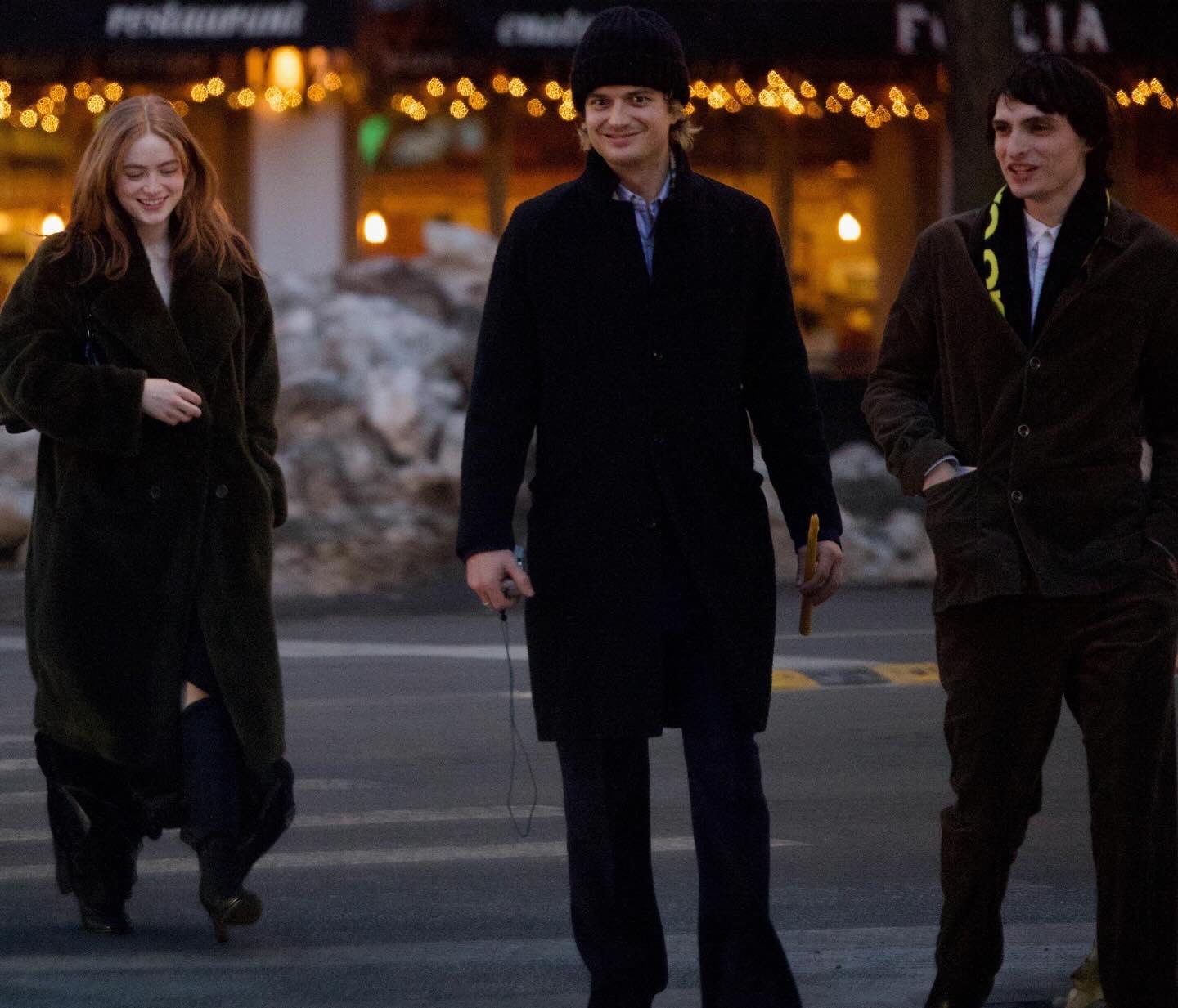 玛雅霍克结婚《怪奇物语》多位演员重聚，参加「Robin」玛雅·霍克的婚礼，祝福～