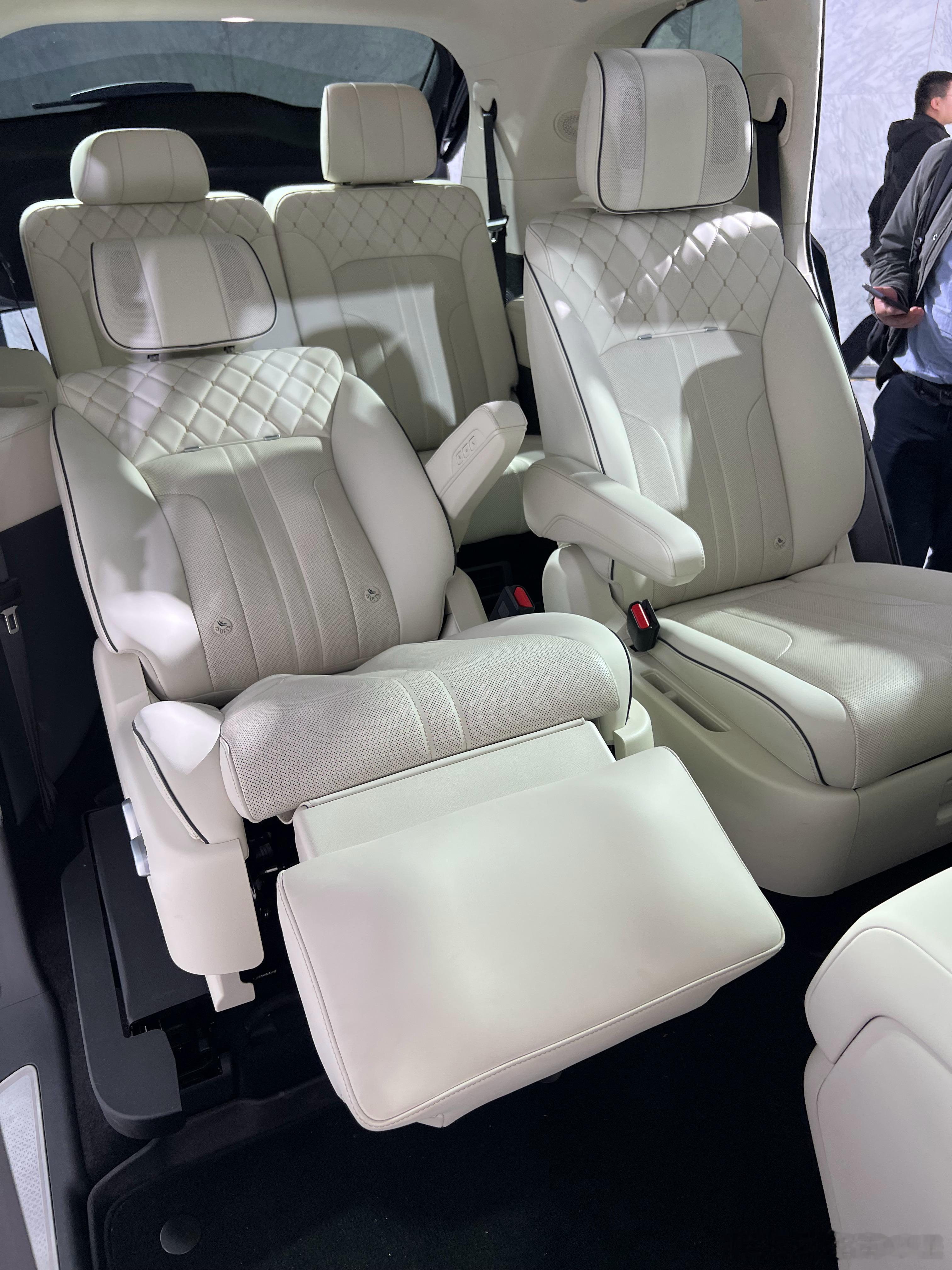 当魏牌把“9字辈”SUV，魏牌V9X造出来后，国内高端“9字辈”SUV布局算是收